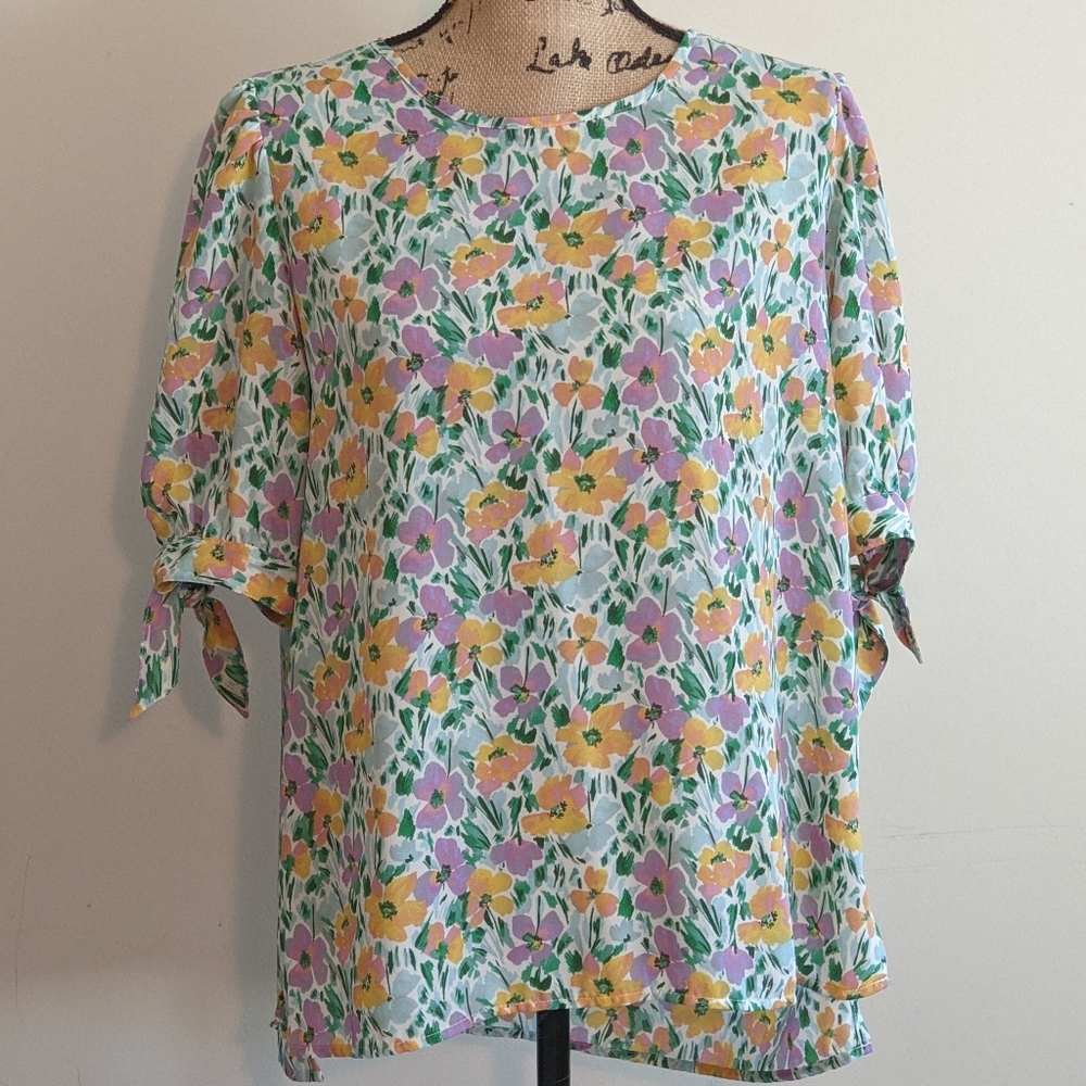 🍎3/$10 Banana Republic Factory Floral top